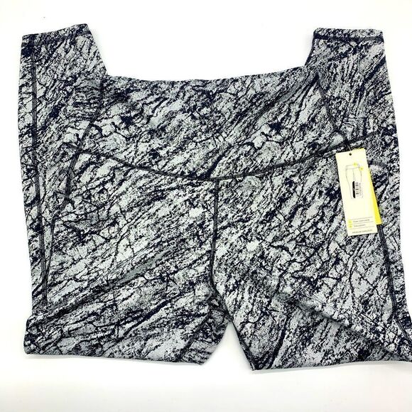 Women & Marble Premium High-Waisted Leggings - Picture 4 of 4